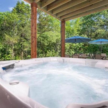 Premier Retreat With Hot Tub, Theater & Pool Table Villa Hollister Eksteriør billede